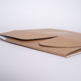 Postpack Standard Versandkarton 25x23x11 CM | POSTPACK | DIGITALER DRUCK AUF EINER PRESET ZONE