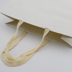 Gepersonaliseerde Tassen met handvatten van touw of linten Papieren zak Noblesse Highcare