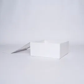Personalisierte Clearbox Magnetbox 22x22x10 CM | CLEARBOX | IMPRESSION NUMERIQUE ZONE PRÉDÉFINIE